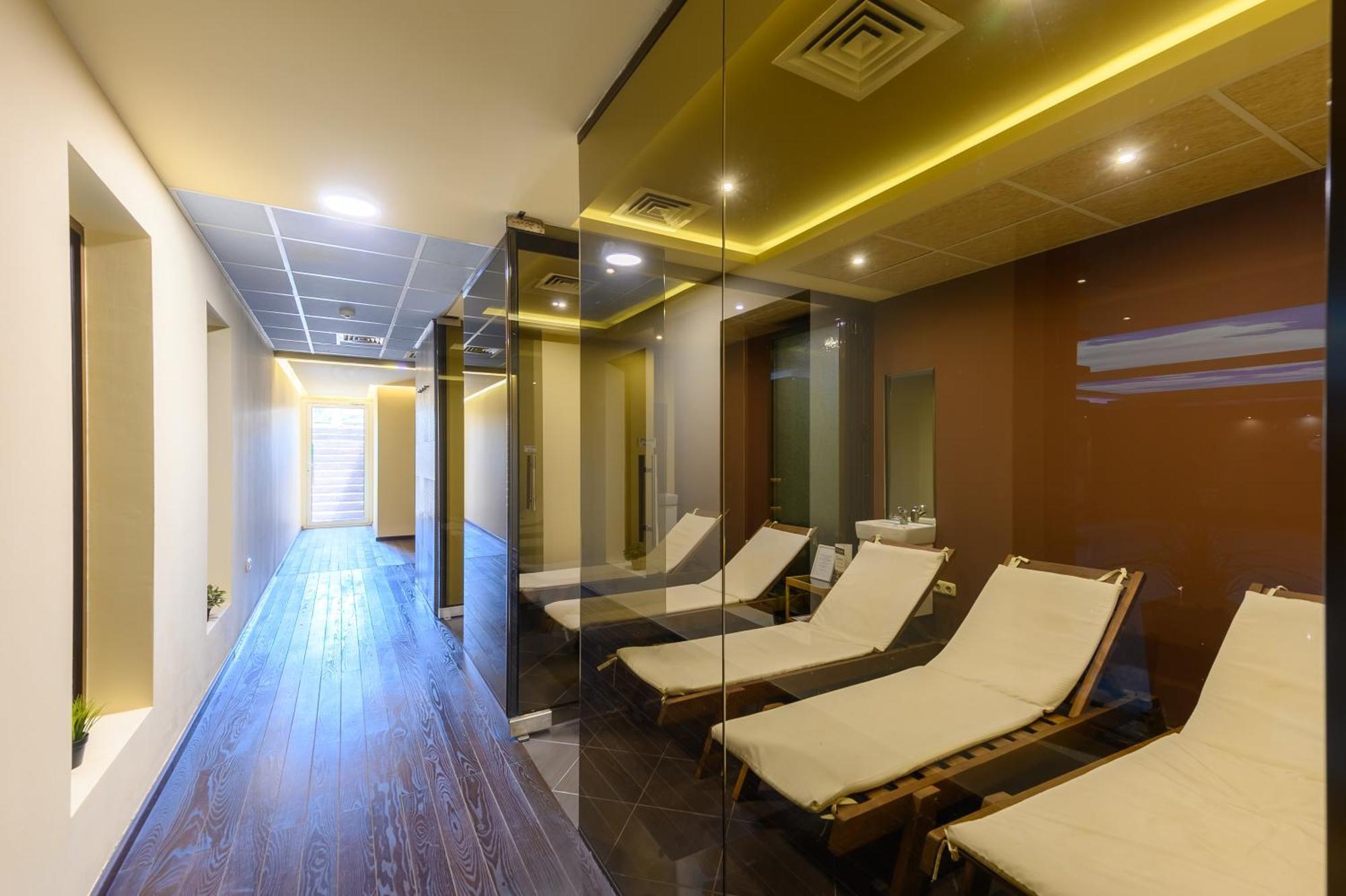 Spa Hotel Ezeretz Yukarı Cuma Dış mekan fotoğraf